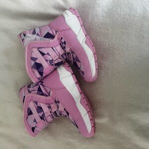 Pink Geometric Kids snow Shoes